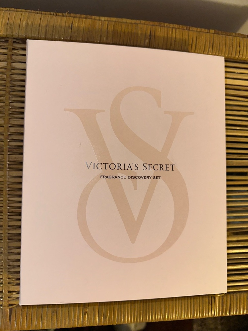 Victoria's Secret Fragrance Discovery Set - White & Cream Packaging - Picture 6 of 7